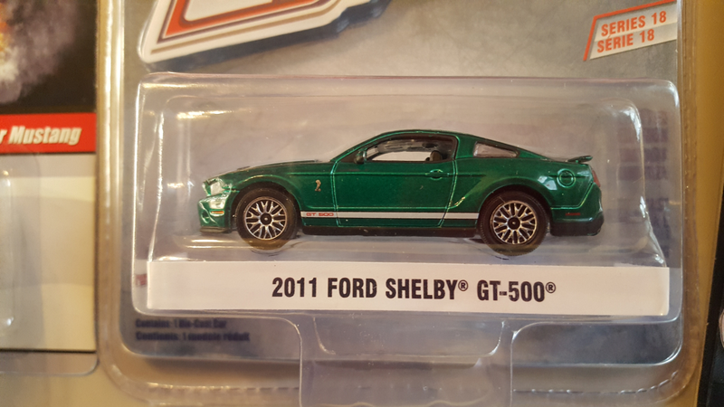 I’m not really a fan of GreenLight’s Green Machines chases but when the car’s paint color is green, then I’m a fan. Especially on a GT500